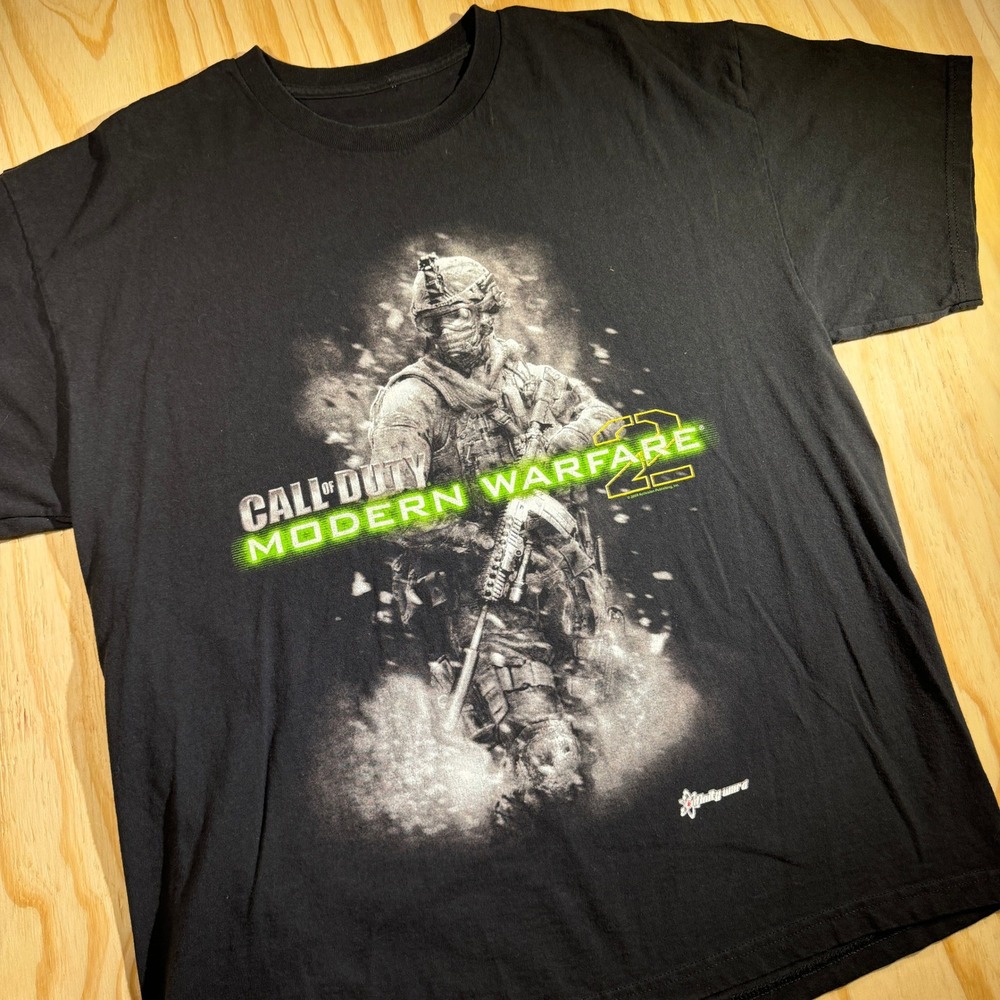 Call of Duty Men's Modern Warfare 2 Vintage Promo Graphic T-Shirt Black Size L